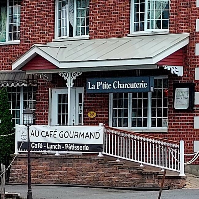Au Caf&eacute; Gourmand -  Restaurants Near: J3V6H1