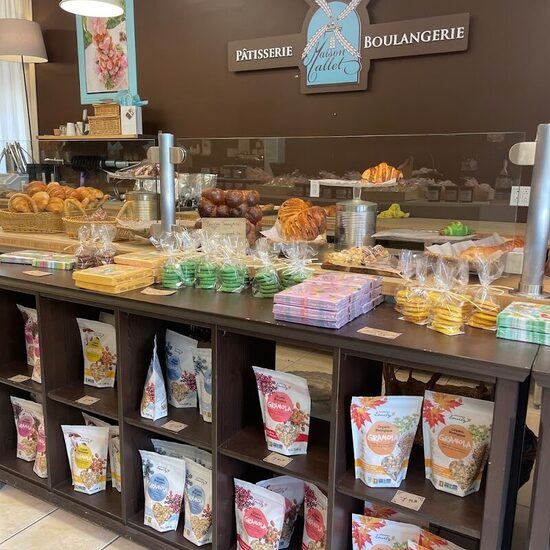 P&acirc;tisserie Maison Mallet &Icirc;le Bizard - Poutine, Pastries Restaurants in Montreal