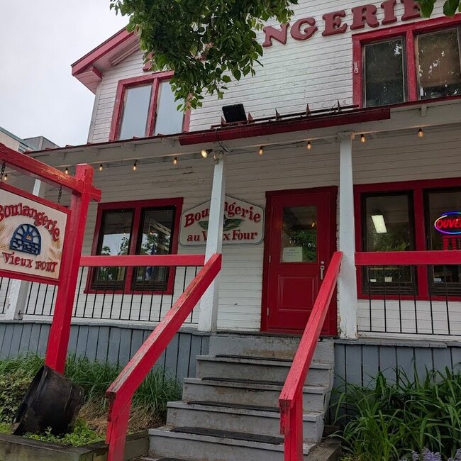 Boulangerie Au Vieux Four - Restaurants près de: J8B1J9