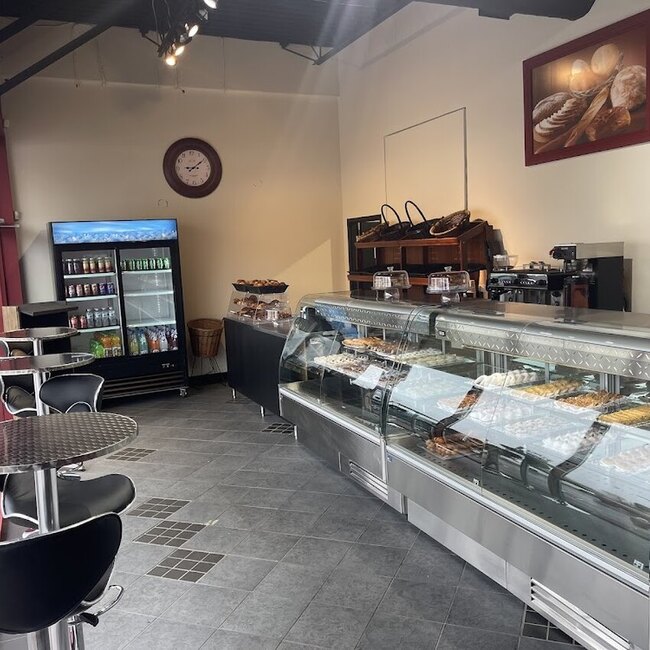 Boulangerie Pâtisserie La Cerise Sur Le Gateau - Tea, Pastries Restaurants Near: J6A2C5