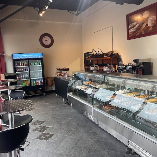 Boulangerie P&acirc;tisserie La Cerise Sur Le Gateau - Restaurants pr&egrave;s de: J6A2B6