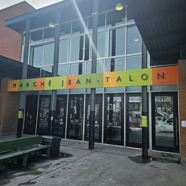 3 Pierres 1 Feu - African Restaurants in Montreal