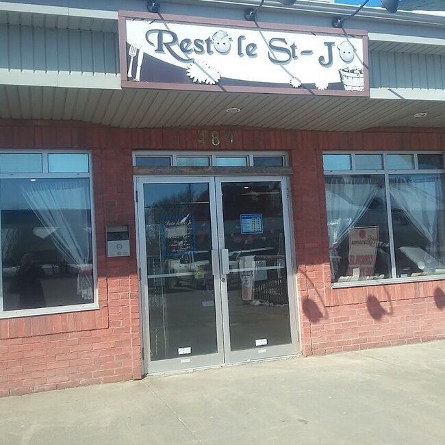 Resto Le St-Jo - Restaurants Entr&eacute;e accessible aux fauteuils roulants Ouverts midi Laurentides (Rive-Nord)