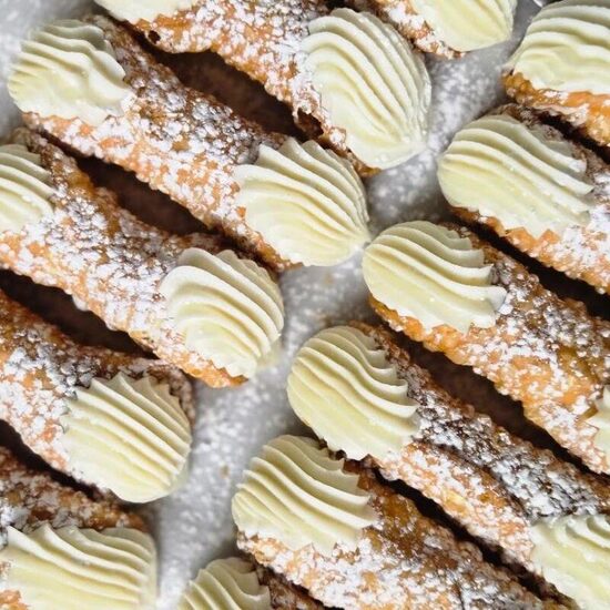 La Bella Cannoli - Restaurants in Montreal