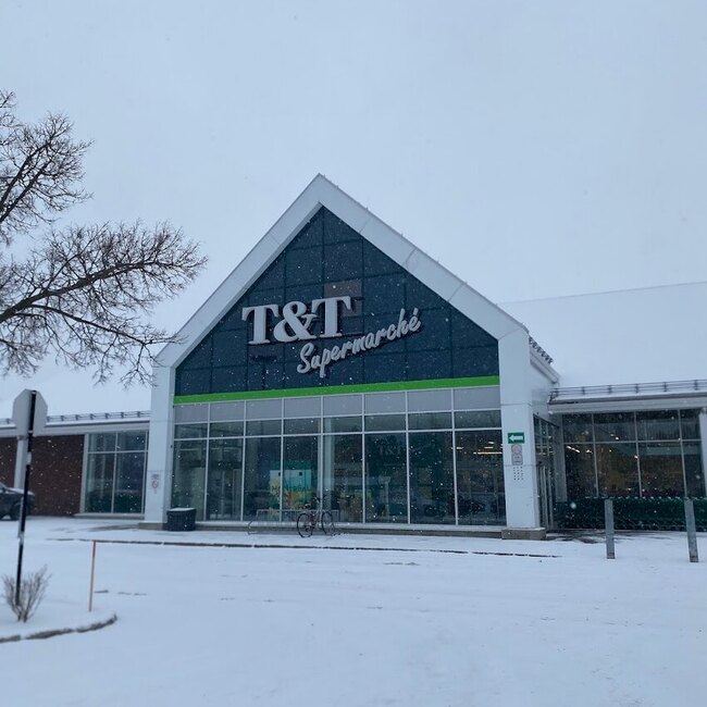 T&T Supermarket - Restaurants pr&egrave;s de: H4P0E1