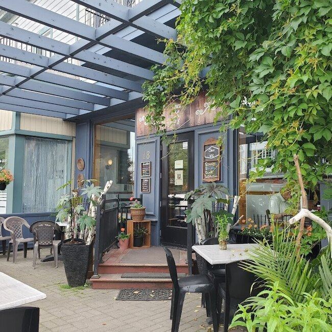 Chez 4's - West Island Open Morning Restaurants