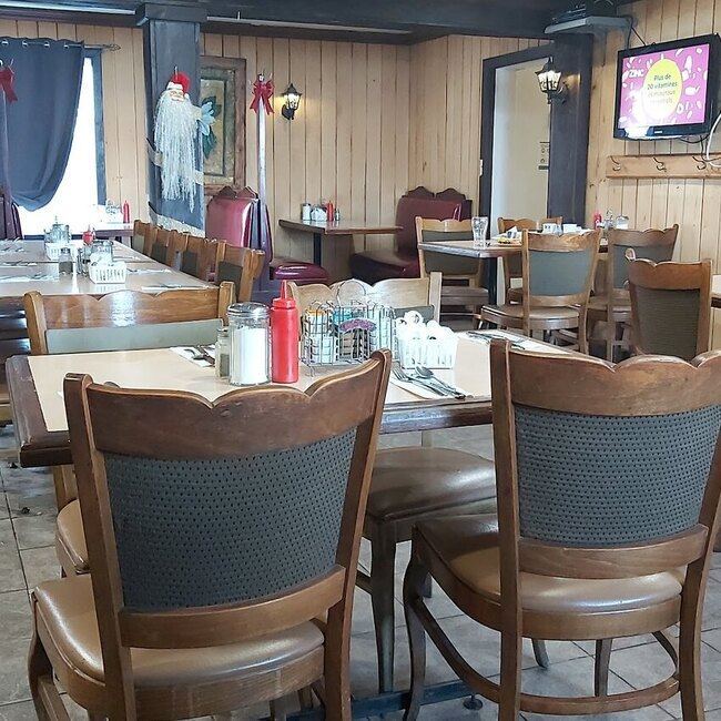 Restaurant &Ocirc; 4 Vents - Oka Open Sunday Restaurants