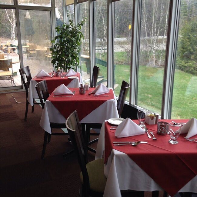 Amadeus Resto Bar - Restaurants pr&egrave;s de: J8B2N8