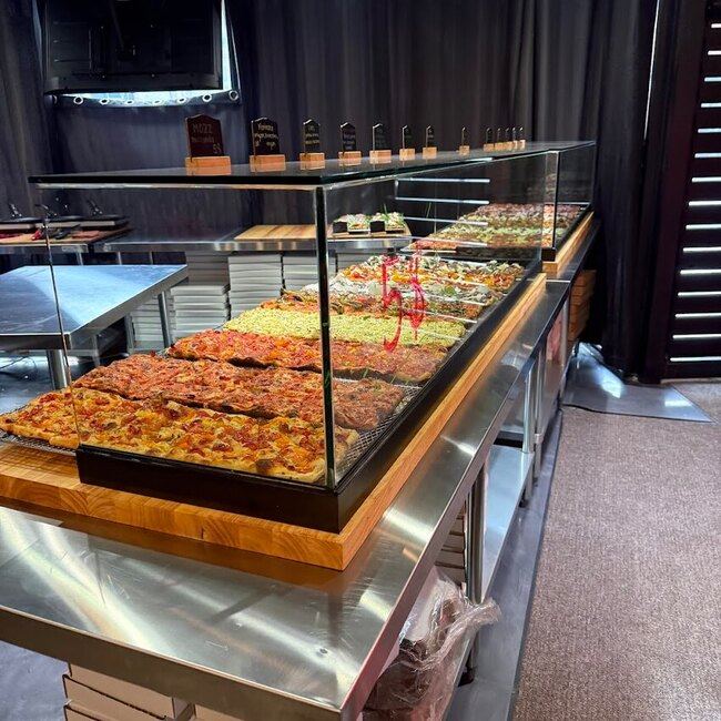 Roman Pie Pizza - Montreal Pizzerias Open Sunday