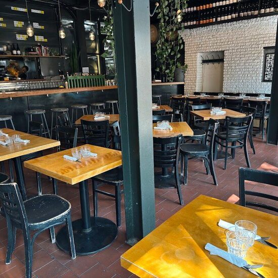 Le Réservoir - Poutine, Grilled Cheese Restaurants in Montreal