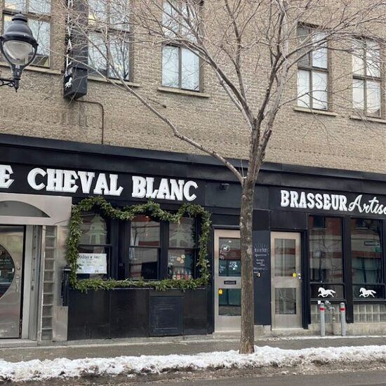 Le Cheval Blanc - Restaurants in Montreal