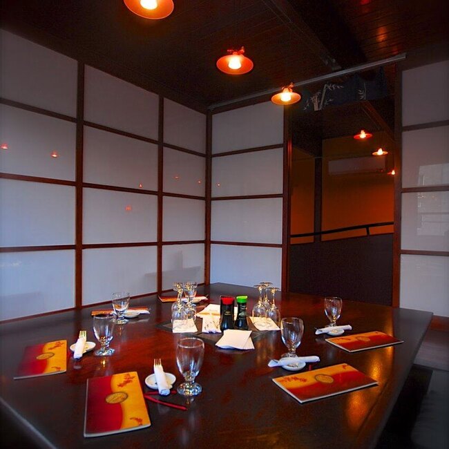 Le Sak&eacute; Sushi-Bar - Restaurants pr&egrave;s de: J2G2K2