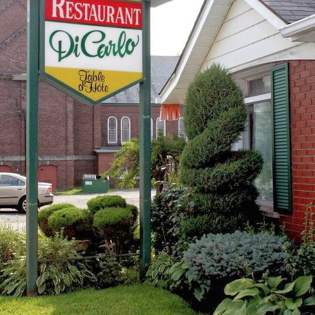 Di Carlo - Restaurants pr&egrave;s de: J2G4Y6