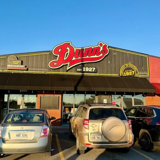 Dunn's Famous - Cafés, Poutine, Breakfast Restaurants in Montreal