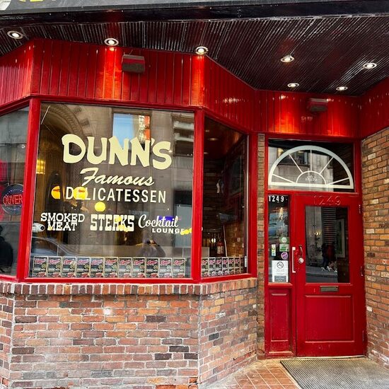 Dunn's Famous - Pasta Restaurants in Montreal