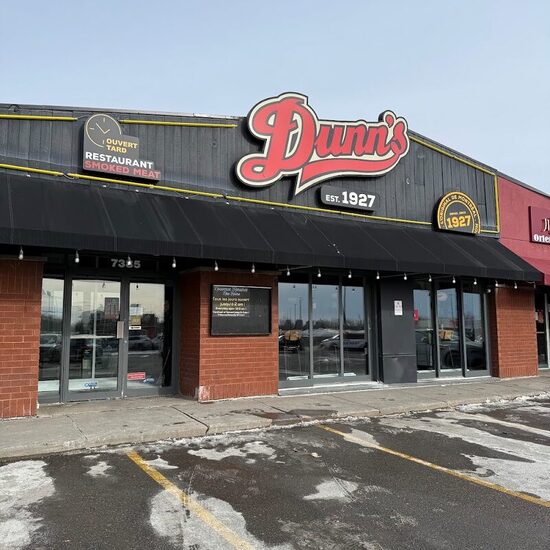 Dunn's Famous - Restaurants près de: H3S1Y8
