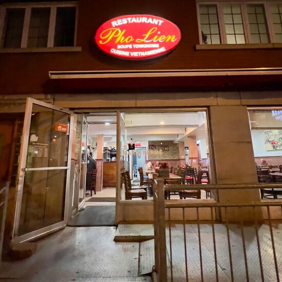 Pho Lien - Restaurants près de: H3S1Y8