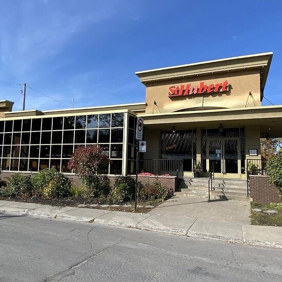 Rôtisserie St-Hubert - Restaurants de Montréal