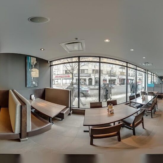 Photo de Rôtisserie St-Hubert, Le Village/Centre Sud - Montréal