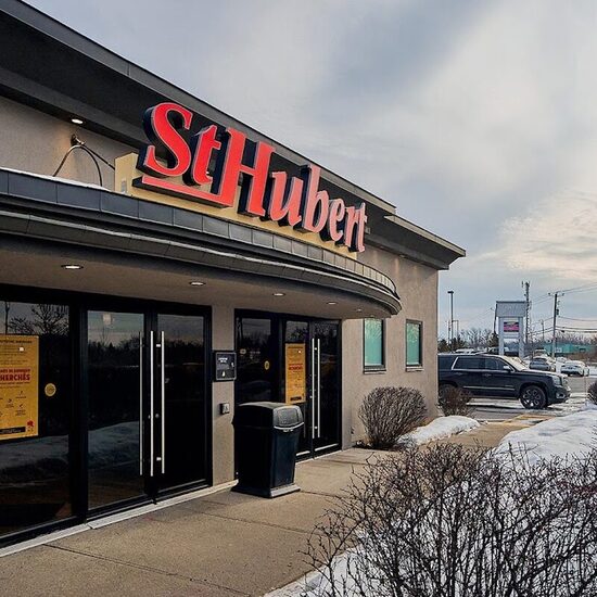 R&ocirc;tisserie St-Hubert - Restaurants Cor&eacute;ens, Barbecue-BBQs de Montr&eacute;al