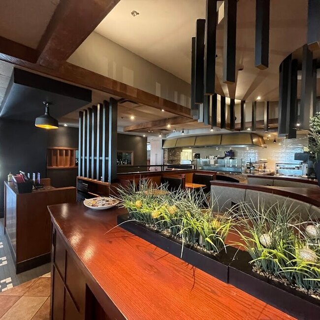 R&ocirc;tisserie St-Hubert -  Restaurants Near: J7V1X8