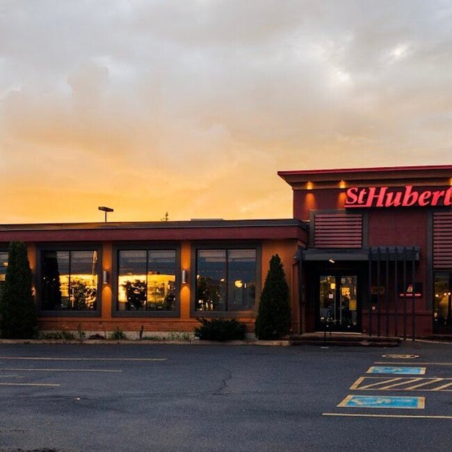 R&ocirc;tisserie St-Hubert - Restaurants Barbecue-BBQs, Cor&eacute;ens pr&egrave;s de: H4E2L3