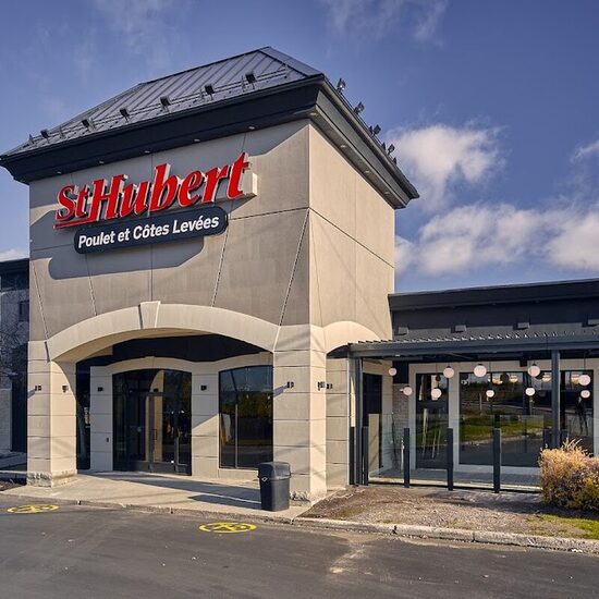 Rôtisserie St-Hubert - Good For Groups Restaurants in Saint-Jérôme