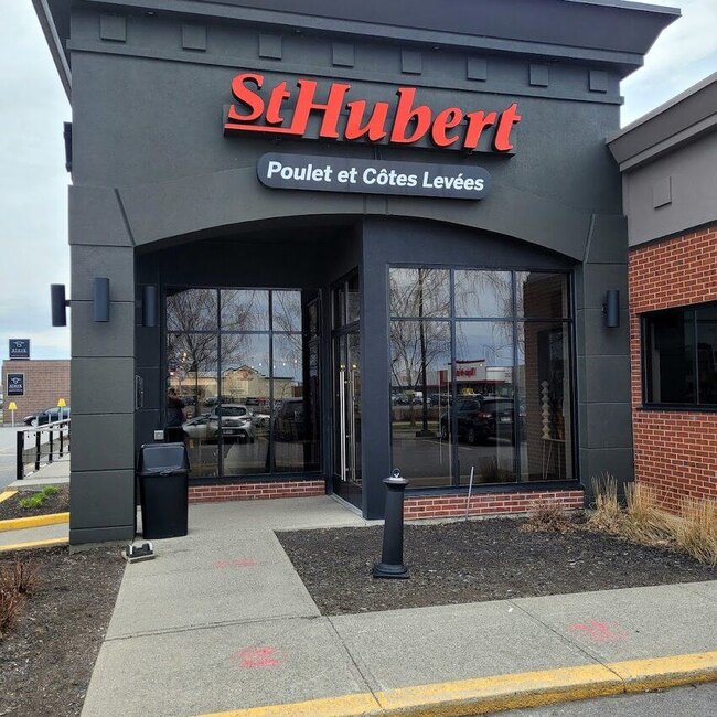 R&ocirc;tisserie St-Hubert Restaurant