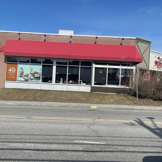 Toujours Mikes - Restaurants pr&egrave;s de: J1H5B9