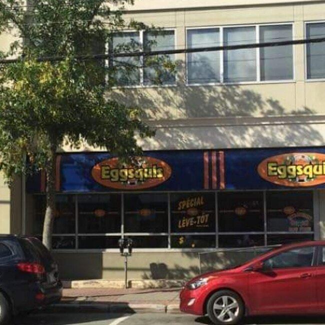 Eggsquis - Restaurants près de: J1X2B2