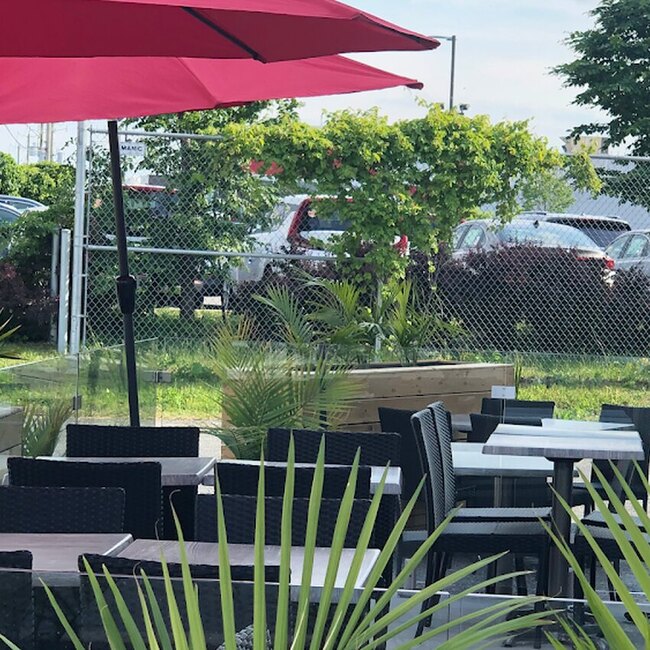 Hoai Huong -  Restaurants Near: J4W3H3