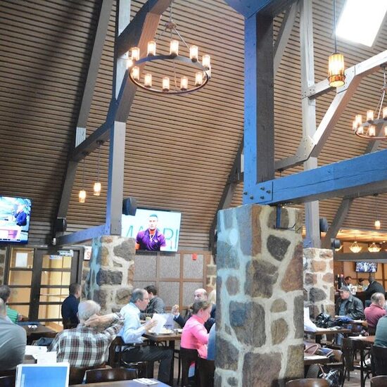 Brasserie Le Manoir Pointe-Claire - Restaurants in Montreal