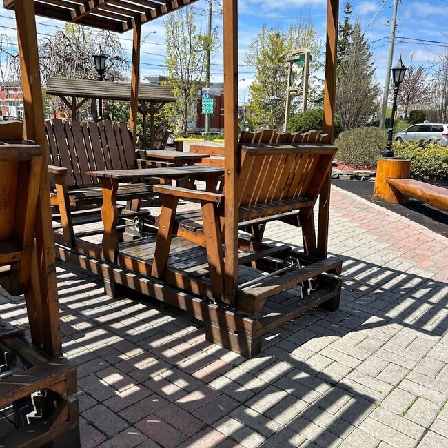 Les Cr&egrave;mes Glac&eacute;es Jonathan - Restaurants pr&egrave;s de: J5R1J3