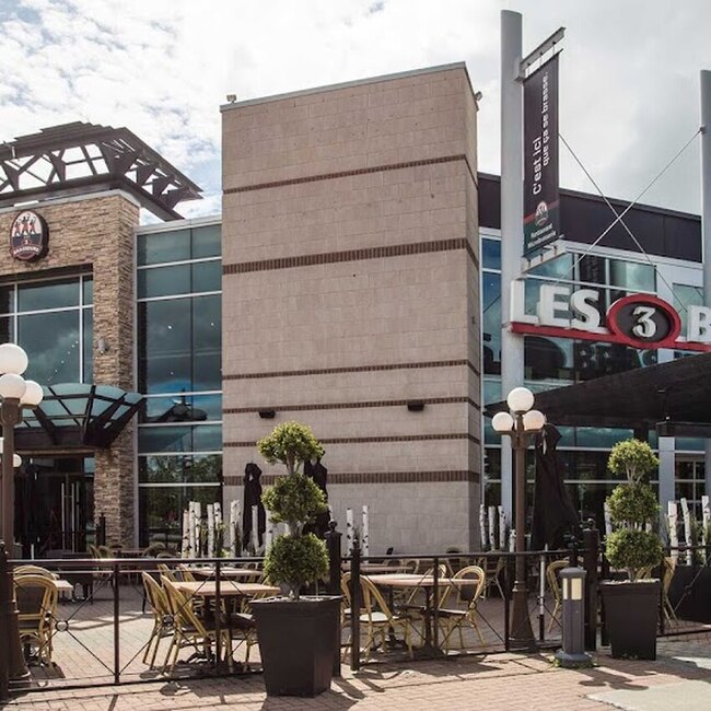 3 Brasseurs -  Restaurants Near: H7T2Z1