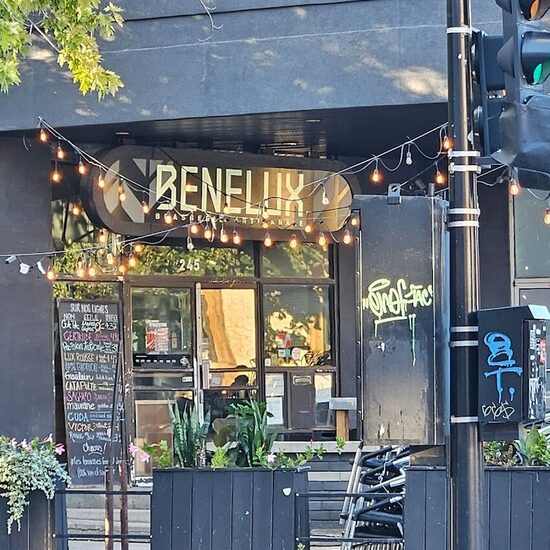 Benelux Brasserie Artisanale - Restaurants R&eacute;servations en ligne pr&egrave;s de: H2V4E7