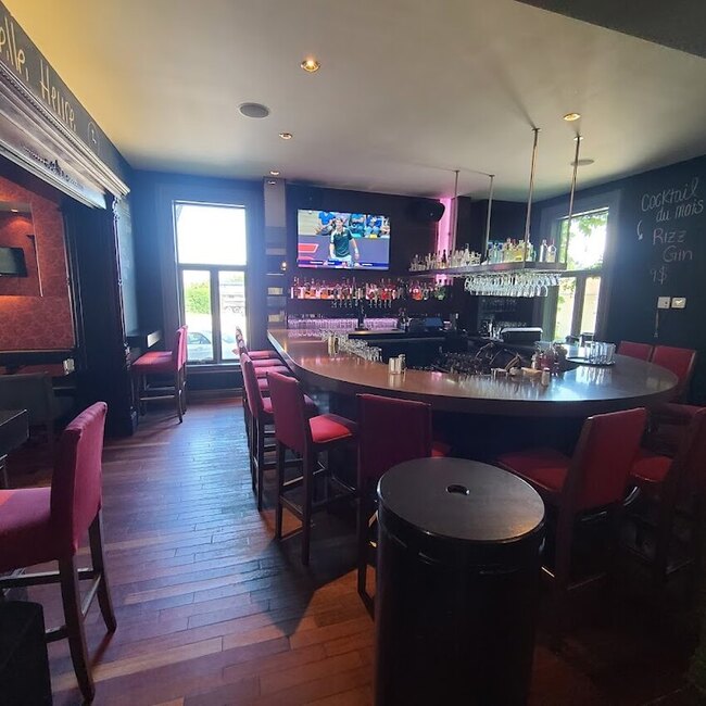 Club Touriste -  Restaurants Near: J6T1A8