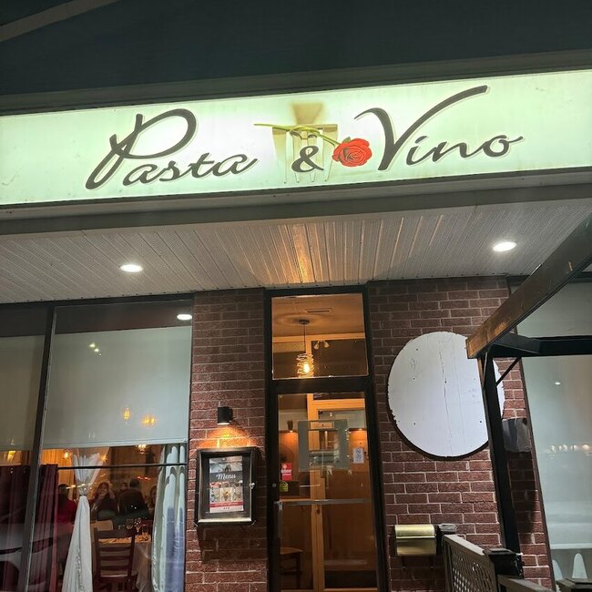 Pasta E Vino - Restaurants pr&egrave;s de: J4P2J4