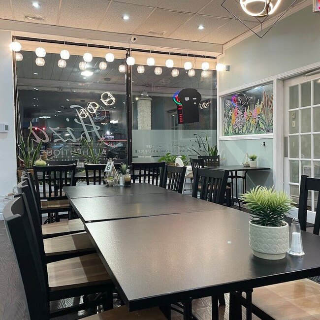 Aiza Authentique Cuisine Philippine - Restaurants pr&egrave;s de: H9A1A5