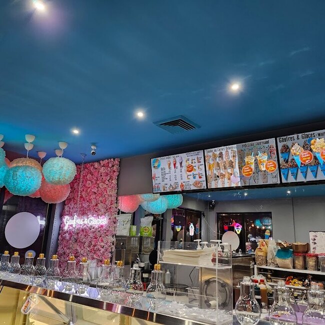 Gaufres et glaces - Restaurants pr&egrave;s de: J4L1N5