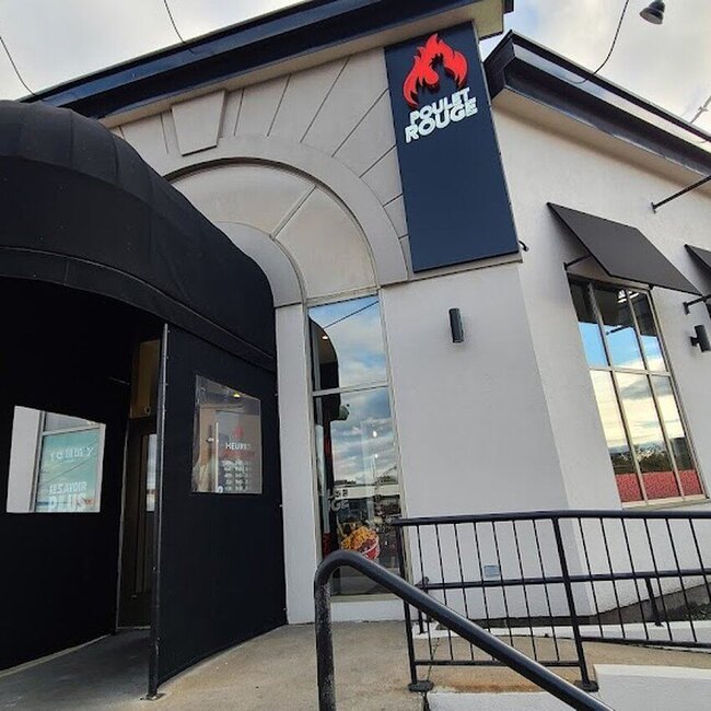 Poulet Rouge -  Restaurants Near: H7V2V8