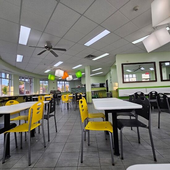 Restaurant Lafleur - BBQ, Poutine Restaurants in Repentigny