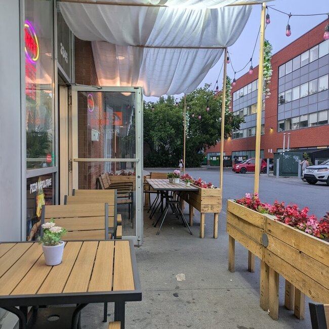 La Crosta - Villeray-Saint-Michel Open Late Restaurants