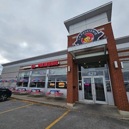 Cur&eacute;-Labelle Pataterie - Grill, Poutine Restaurants in Laval