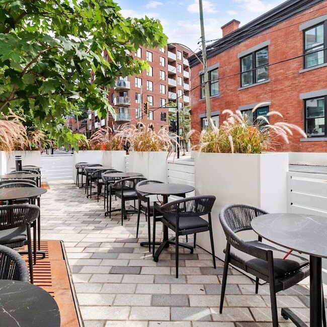 Dulce Caf&eacute; Cookies - Restaurants in Les Quartiers du Canal