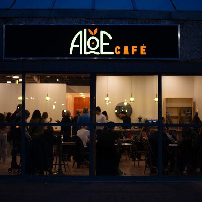 Aloe Café Pointe-Claire Restaurant: Menu, Reviews & Reserve (2026)