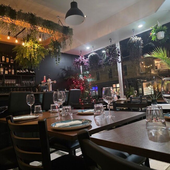 Anecdote - Restaurants Grecs, Moyen-Orient pr&egrave;s de: H2V4E8