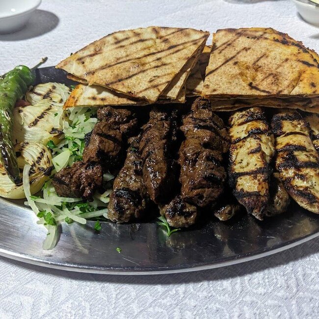 Grillades Yerevan - Restaurants pr&egrave;s de: H4J1C8