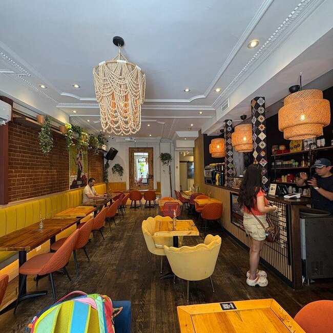El Caf&eacute;cito de Ib&eacute;ricos - Caf&eacute;s, Poutine, Tea Restaurants in Montreal
