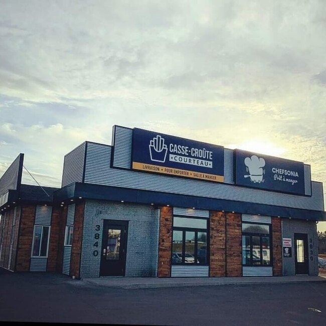 Casse-Cro&ucirc;te Courteau - Restaurants Ouverts pour souper B&eacute;cancour