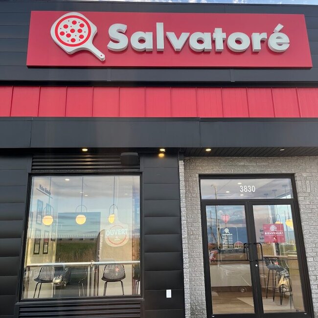 Pizza Salvator&eacute; -  Restaurants Near: G9H1V8